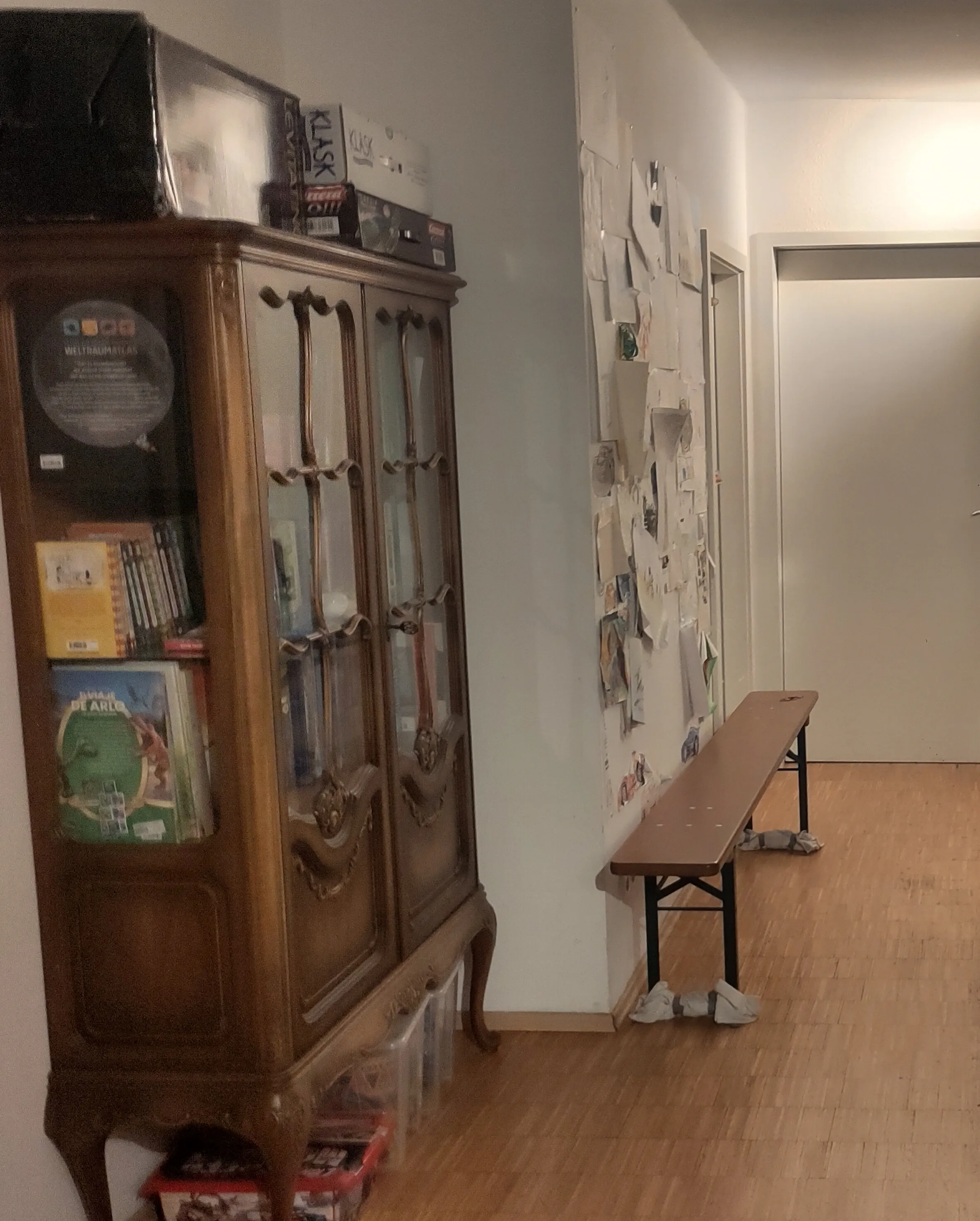 Flur nach Entrümpelung: aufgeräumt, hell und freundlich